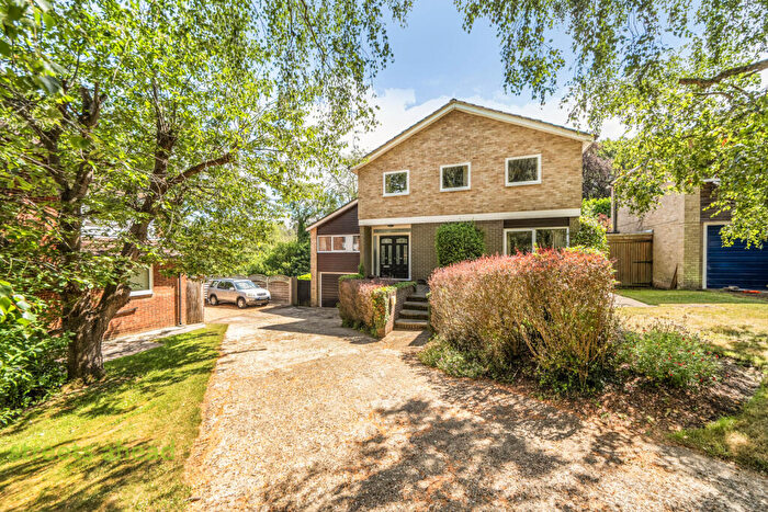 4 Bedroom Detached House For Sale In Cumberlands, Kenley, CR8