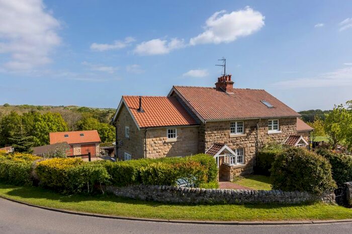 4 Bedroom Semi-Detached House For Sale In Staintondale Road, Cloughton, Scarborough, YO13