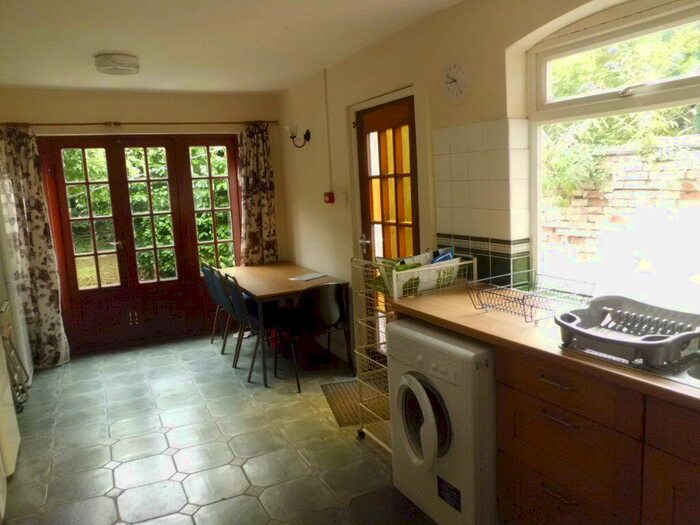 7 Bedroom House To Rent In Bournbrook Road, B29