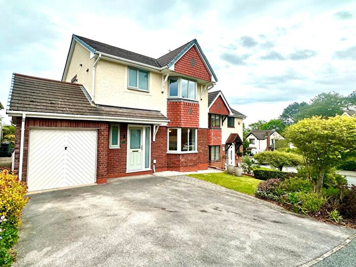 3 Bedroom Detached House To Rent In Rhodfa Sychnant, Conwy, LL32
