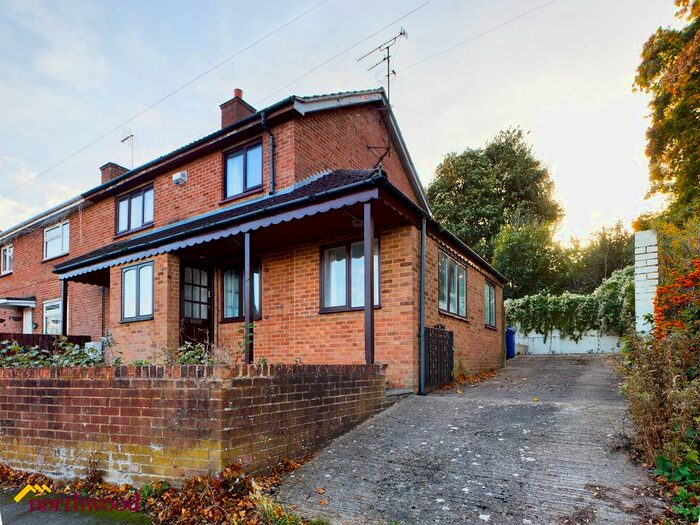 5 Bedroom Semi-Detached House To Rent In Bretch Hill, Banbury, OX16