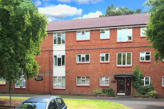 3 Bedroom Flat To Rent In St. Michaels Court, Wolverhampton, WV6