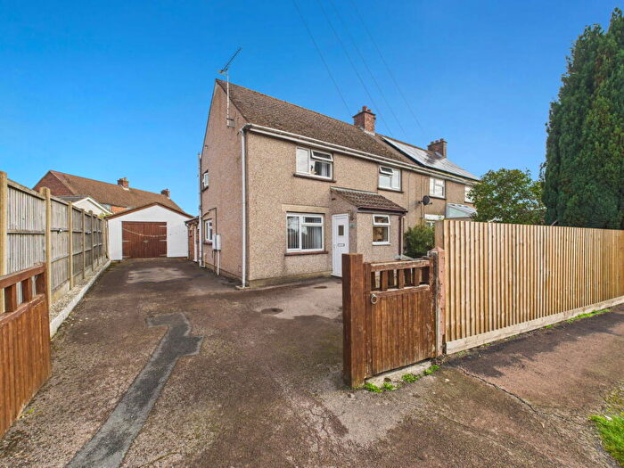 3 Bedroom Semi-Detached House For Sale In Hillcrest Road, Berry Hill, Coleford, GL16