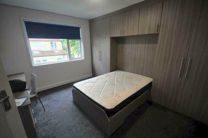 3 Bedroom Terraced House To Rent In Buckingham Avenue, Hyde Park, Leeds, LS6