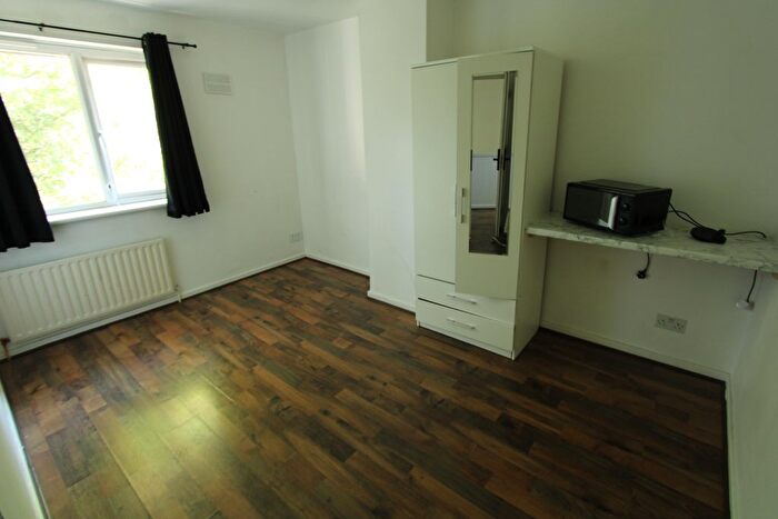 4 Bedroom Terraced House To Rent In Rathmell Drive, London, SW4