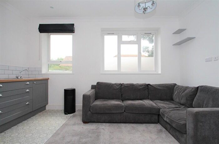 1 Bedroom Flat To Rent In St. Michaels Road, Worthing, BN11