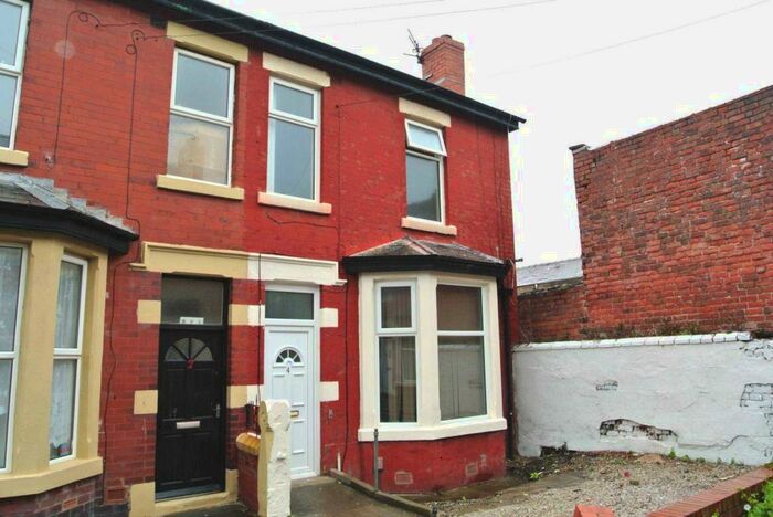 4 Bedroom House To Rent In Lynn Grove, Blackpool, FY1