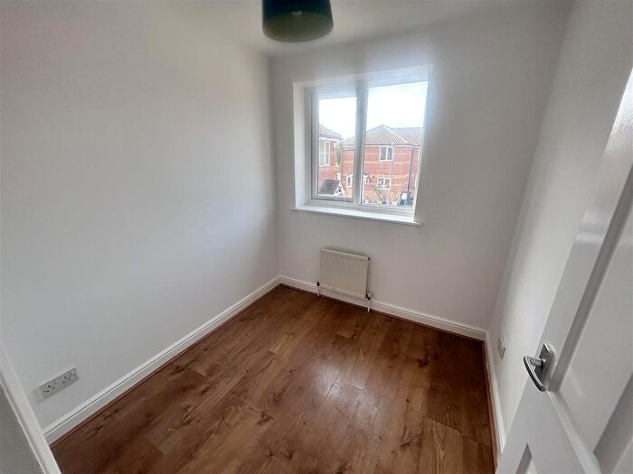 3 Bedroom Property To Rent In Pritchett Close, Enfield, EN3