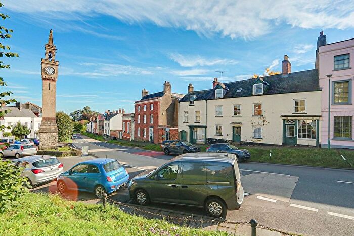 5 Bedroom Property For Sale In Annex Amp; Level Large Workshop, High Street, Newnham, Gloucestershire., GL14