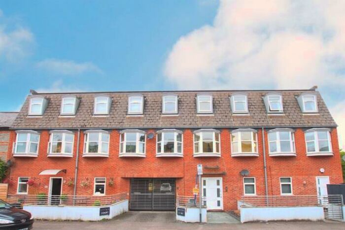 1 Bedroom Flat To Rent In Lynmouth Road, Reading, RG1