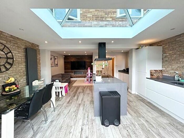 4 Bedroom House To Rent In Oates Road, Collier Row, RM5