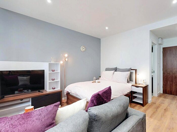 Apartment To Rent In Apt, Gravity Residence #, L2