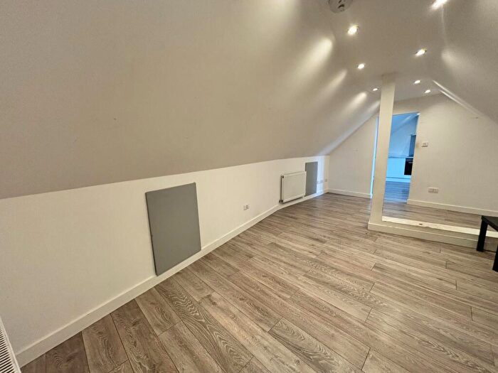 1 Bedroom Flat For Sale In Watford Way, Hendon, NW4