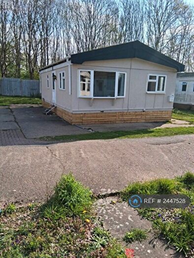 2 Bedroom Mobile Home To Rent In Caravan Site, Gamston, Nottingham, NG2