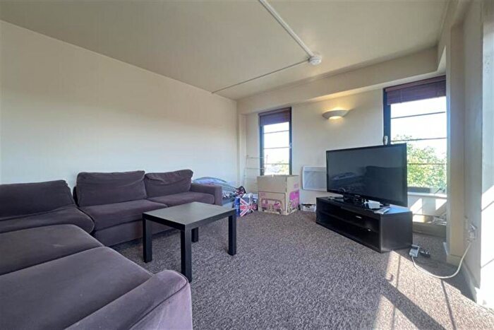 2 Bedroom Apartment To Rent In Park West, Derby Road, NG7