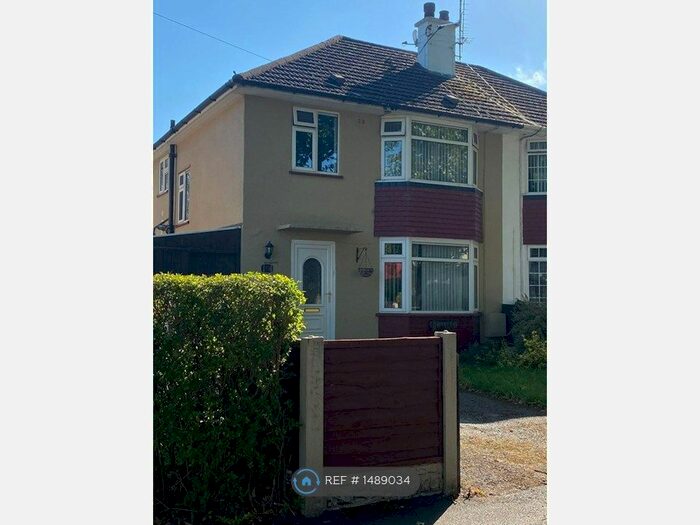 3 Bedroom Semi-Detached House To Rent In Plane Tree Drive, Crewe, CW1