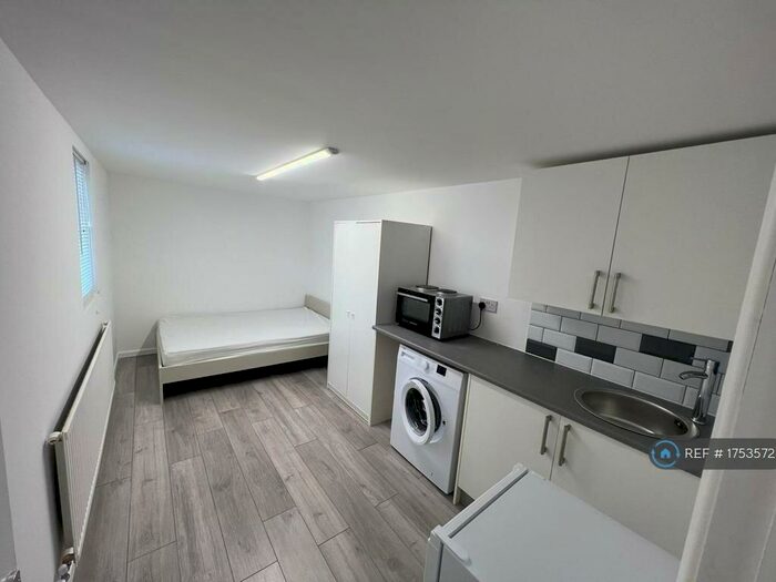 Studio To Rent In High Barnet, Barnet, EN5