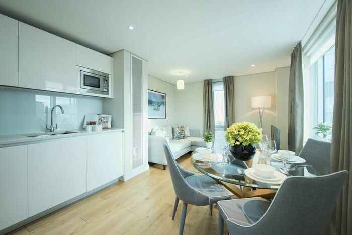 3 Bedroom Flat To Rent In Merchant Square East, London, W2