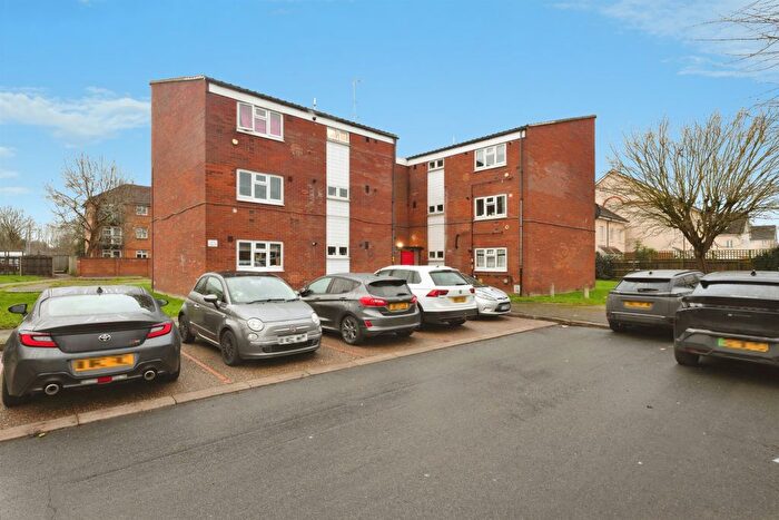 2 Bedroom Flat For Sale In Juniper Close, Broxbourne, EN10