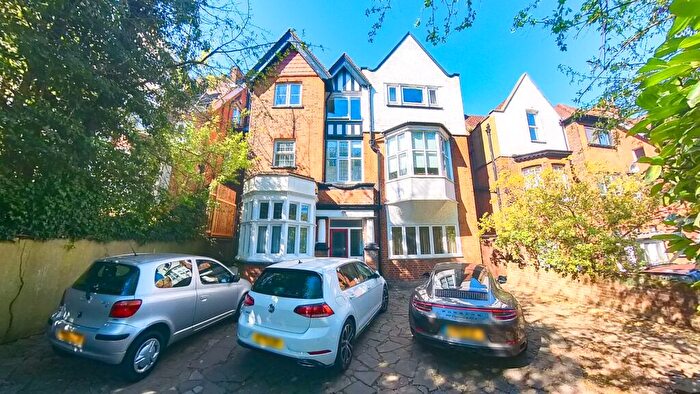2 Bedroom Flat To Rent In Shepherds Hill, London, N6