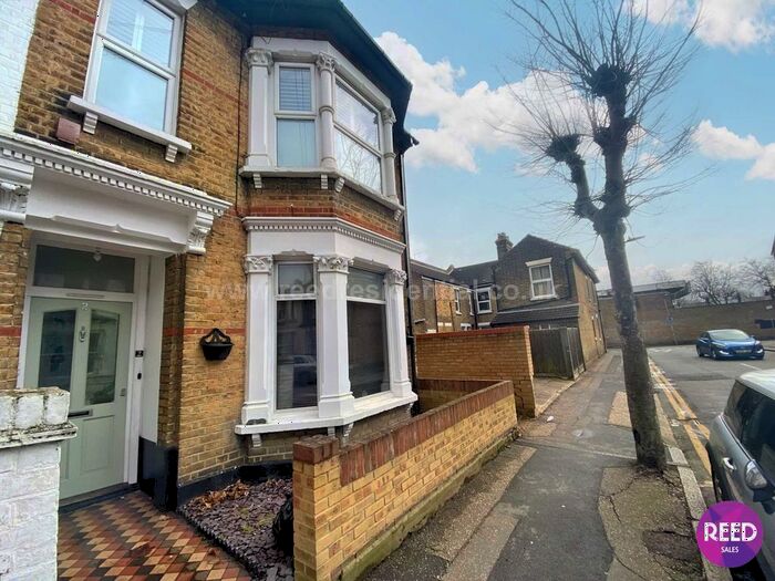 2 Bedroom Flat To Rent In Ashburnham Road, Southend On Sea, SS1