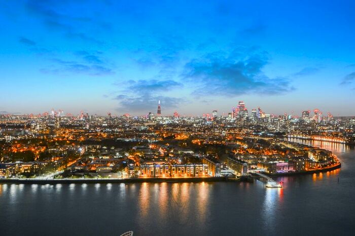 Flat To Rent In Landmark Pinnacle, Marsh Wall, E14