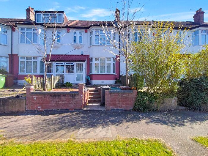 3 Bedroom Terraced House For Sale In Hale End Road, Walthamstow, E17