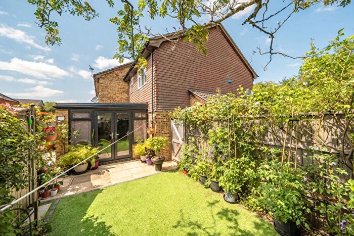 1 Bedroom End Of Terrace House For Sale In Strathmore Close, Carterton, Oxfordshire, OX18