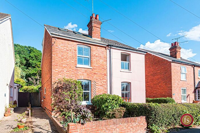 3 Bedroom Semi-Detached House To Rent In Forest Road, Crowthorne, Berkshire, RG45