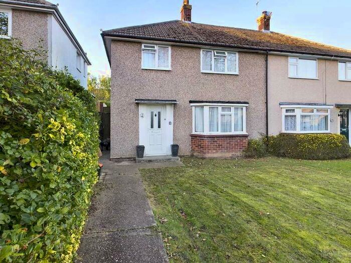 3 Bedroom Property For Sale In Heather Walk, Tonbridge TN10