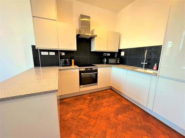 2 Bedroom Apartment To Rent In Fore Street, Exeter, EX4