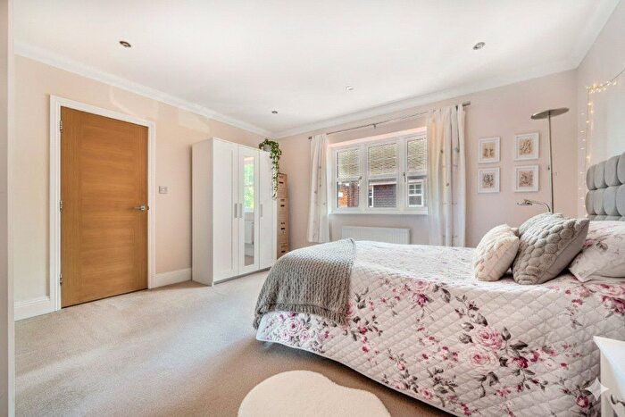 4 Bedroom Detached House For Sale In Tanners Close, Burghfield Common, Reading, Berkshire, RG7