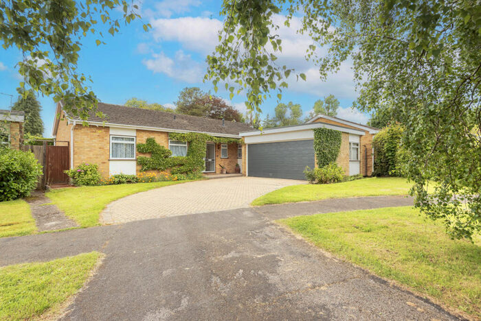 3 Bedroom Bungalow For Sale In The Broadway, Wheathampstead, St. Albans, Hertfordshire, AL4