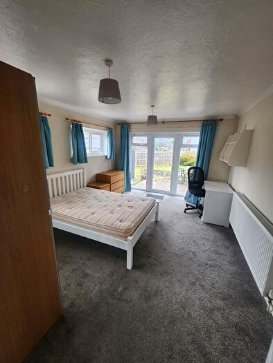5 Bedroom House To Rent In Hunters Way, Bristol, BS34