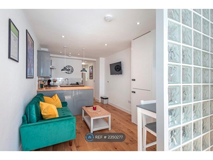 1 Bedroom Flat To Rent In Preston Close, London, SE1