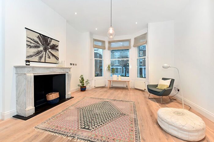4 Bedroom Flat To Rent In St Lawrence Terrace, London, W10