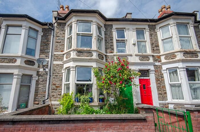 3 Bedroom Terraced House For Sale In Chelsea Park, Easton, Bristol, BS5
