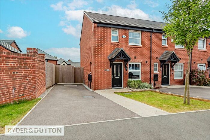 3 Bedroom End Of Terrace House For Sale In Weave Close, Middleton, Manchester, M24
