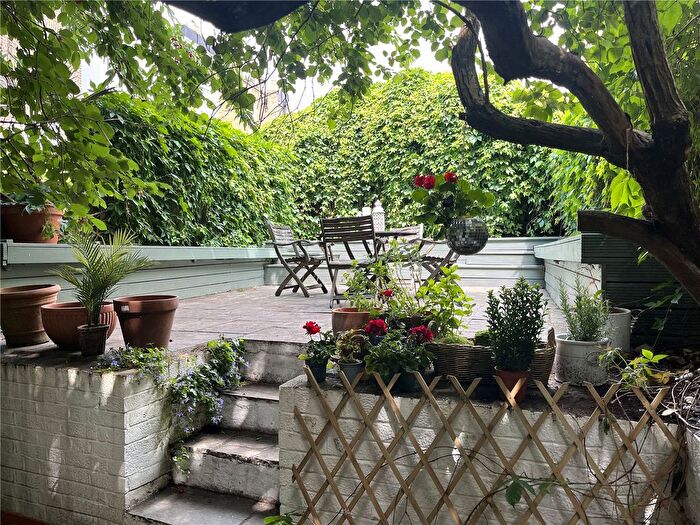 2 Bedroom Flat For Sale In Finborough Road, London, SW10