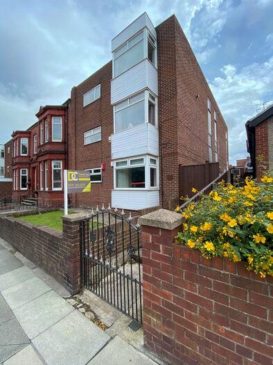 2 Bedroom Flat To Rent In The Westlands, Sunderland, SR4