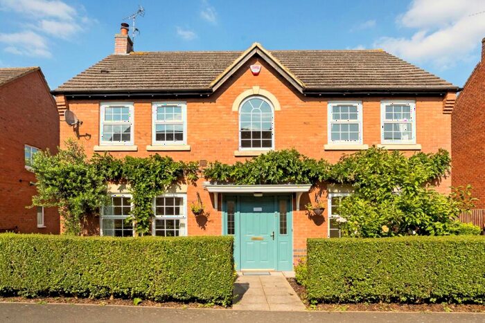 4 Bedroom House To Rent In Coopers Close Stratford-upon-Avon, CV37