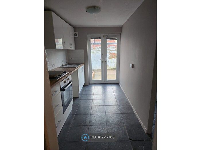 2 Bedroom End Of Terrace House To Rent In Devon Street, Hull, HU4