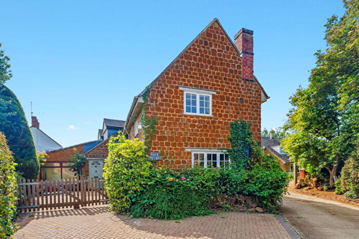 3 Bedroom Detached House For Sale In Vale Cottage, Hanwell, Oxfordshire, OX17