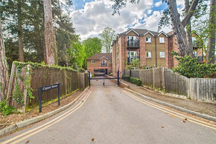 2 Bedroom Apartment To Rent In Cygnet House, Boulters Court, Maidenhead, Berkshire, SL6