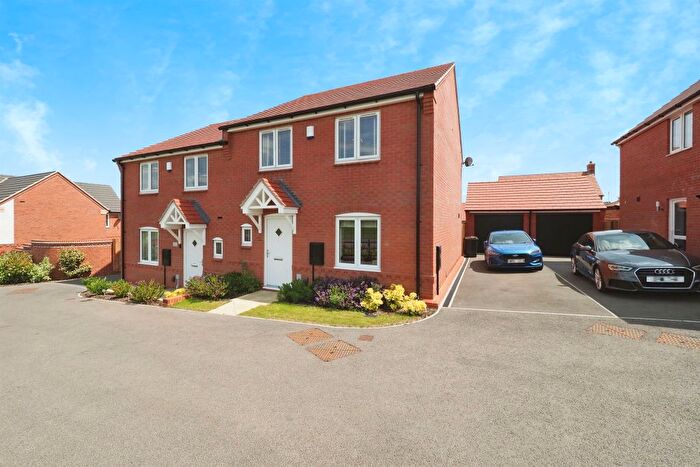 3 Bedroom Semi-Detached House For Sale In Bishop Road, Castle Donington, Derby, DE74