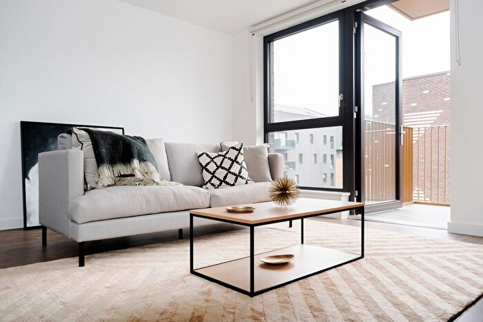 1 Bedroom Flat To Rent In Vanguard Way, Walthamstow, London, E17