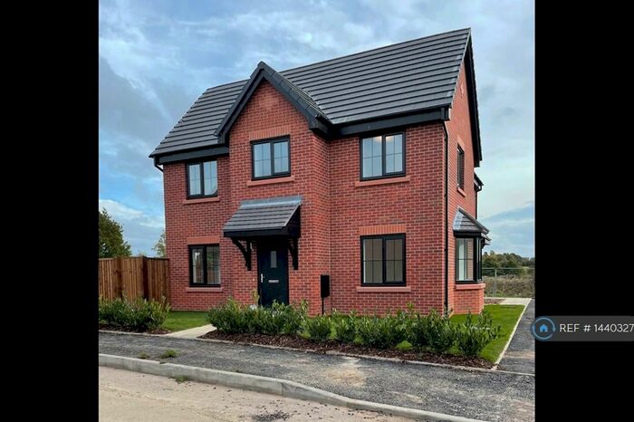 3 Bedroom Semi-Detached House To Rent In Silk Mill Street, Boothstown, M28