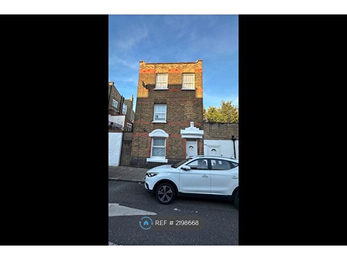 4 Bedroom Detached House To Rent In Cornwallis Road, London, N19