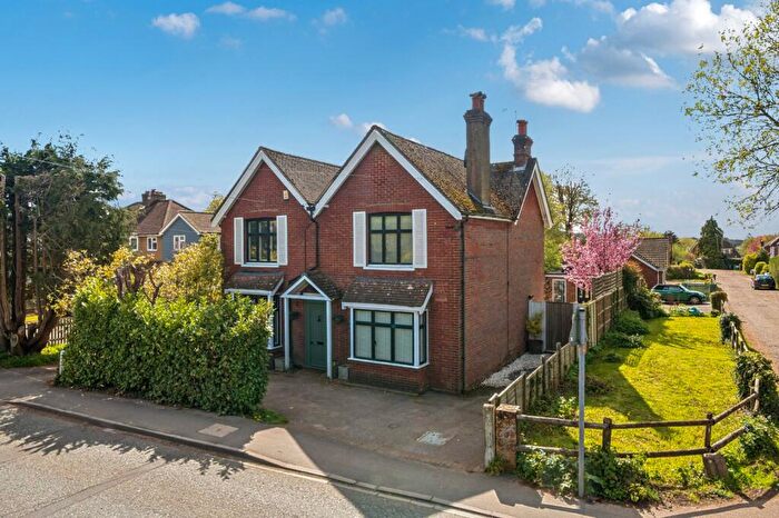 3 Bedroom Detached House For Sale In Headley Road, Liphook, Hampshire, GU30