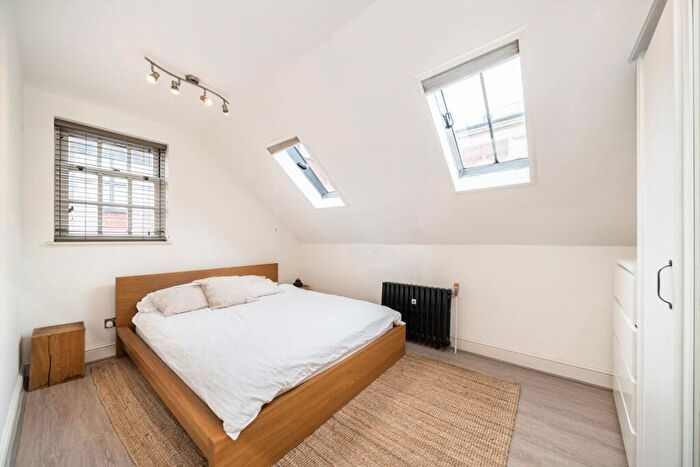 2 Bedroom Maisonette For Sale In Bramshaw Road, Homerton, E9 - Photo 4